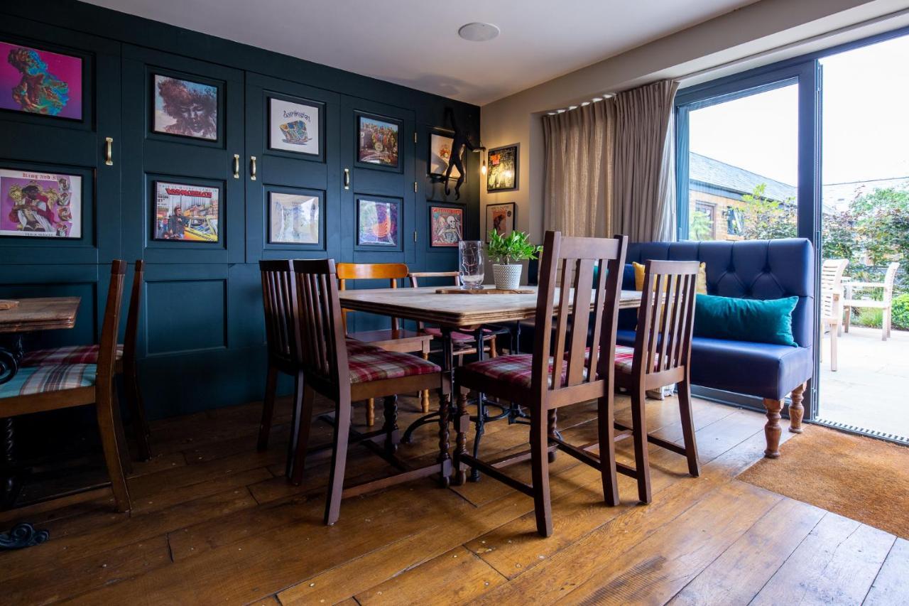 The George Inn Barford St Michael Exterior foto The dining room at The Old Red Lion