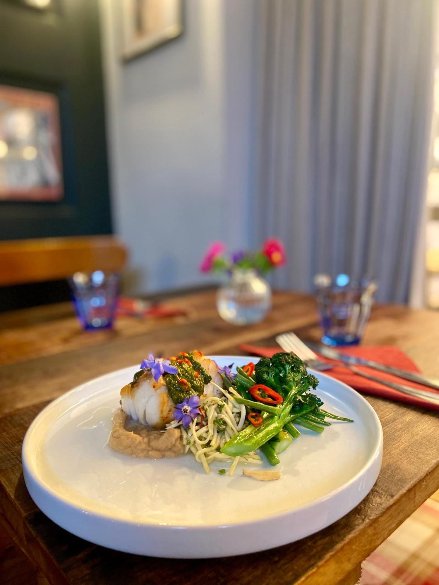 The George Inn Barford St Michael Exterior foto A plate of food at the restaurant